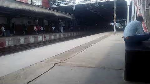 Train no 12548 Agra Fort Ahmedabad Superfast Express