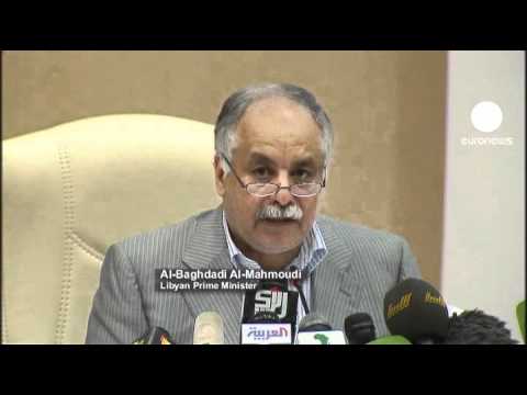 النايتو يتهم القذافي باستخدام