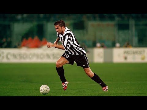 Alessandro Del Piero • Beautiful Skills & Tricks