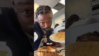 A Waffle House employee was fired after providing free publicity for the restaurant#fyp#news#shorts