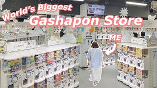 World’s BIGGEST Gashapon Store || $100 Gashapon Challenge