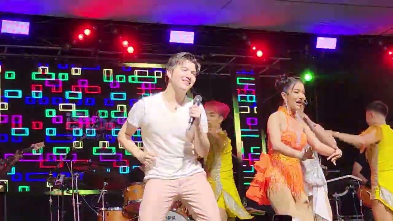 AP ดูลีลาพระเอกเด้าน่ารัก - ฝันรักฝันร้าย - #แพรวพราวแสงทอง & #ซันวงศธร แสดงสด วัดท่าพระ