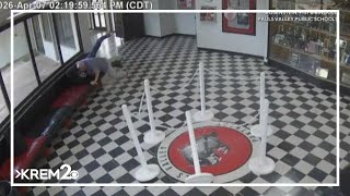 Oklahoma principal tackles gunman in school lobby
Oklahoma principal tackles gunman in school lobby Oklahoma principal tackles gunman in school lobby