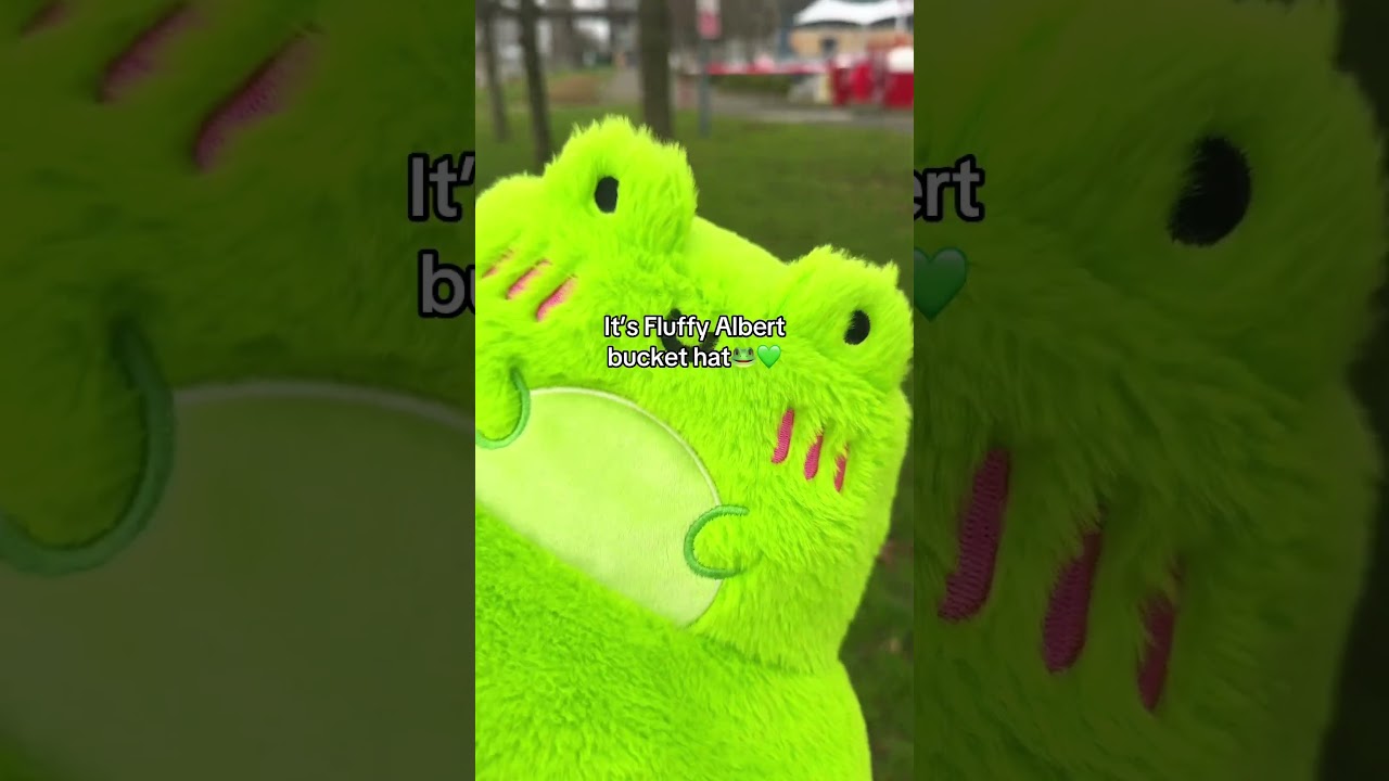 The cutest and fluffiest bucket hat 🐸 