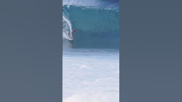 Pipe Surfers #hawaii #banzaipipeline #pipeline #northshore #oahu #surf #surfing #pipemasters #wsl