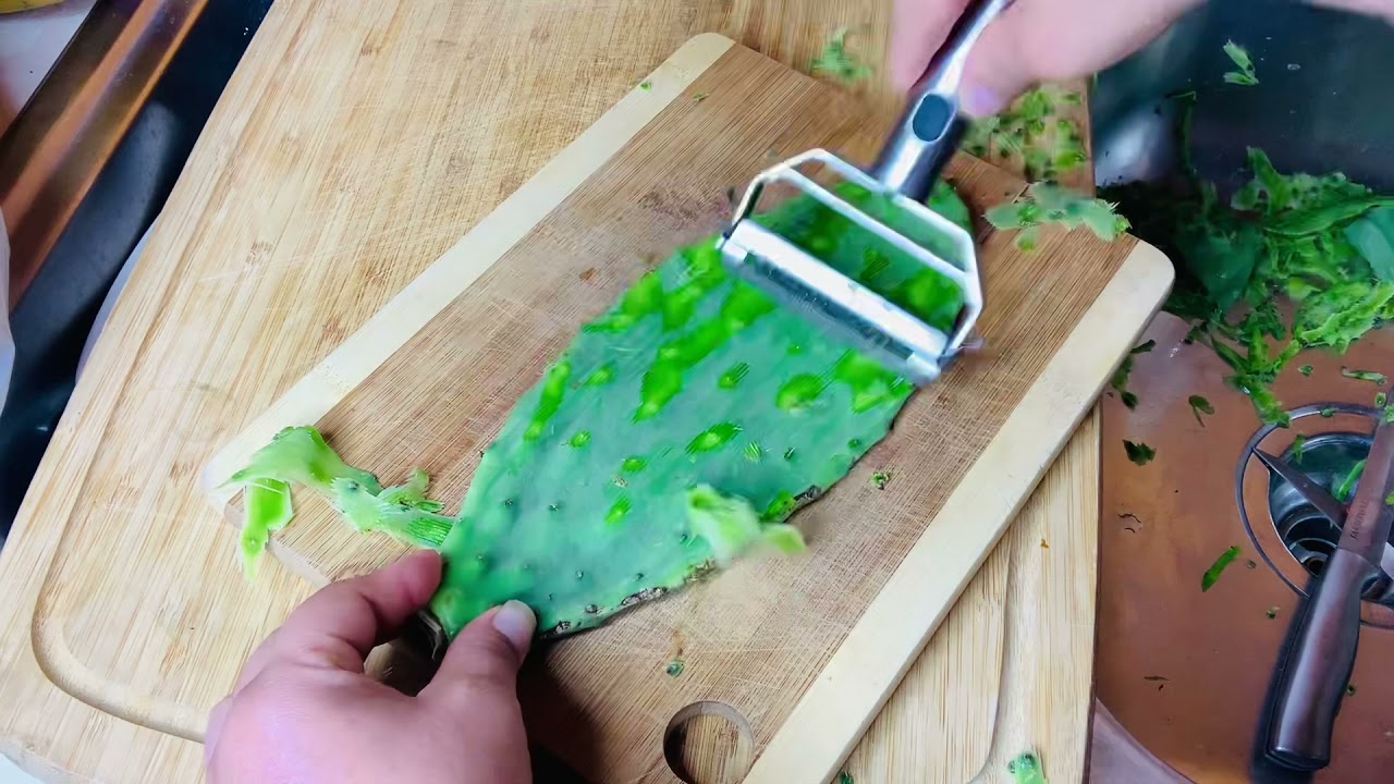 🥦 COMO PELAR NOPALES PERFECTAMENTE SIN CUCHILLO 