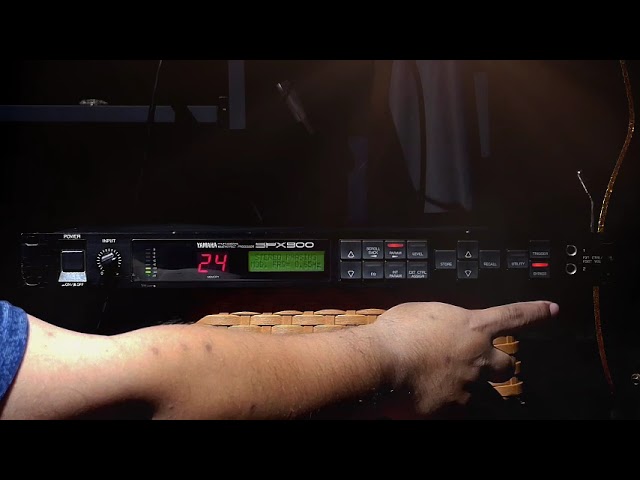 Yamaha D1500 vs Yamaha SPX900 - YouTube