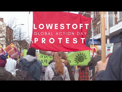 Видео: Энэ амралтын өдрүүдэд Lowestoft-д юу болох вэ?