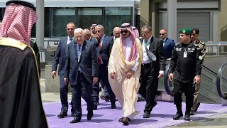 شاهد: بدء وصول القادة العرب إلى السعودية لحضور القمة العربية.. والأسد يشارك بعد 12 سنة غيابا