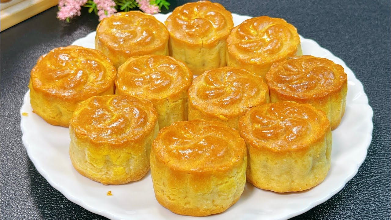 Самый простой и вкусный рецепт лунного пирога: без сиропа или щелочи