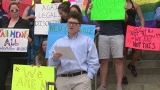 Hundreds gather at Pitt Co. Courthouse to discuss HB2 ruling