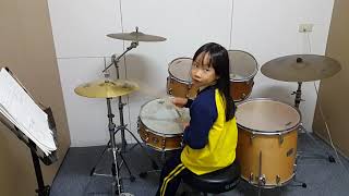 107/12/17 小綺妹 初學爵士鼓
