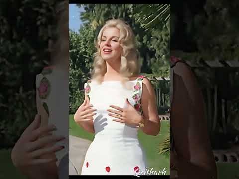 ب فتحه ب صباح من فيلم الأيدي الناعمة أغنية طربية خالدة تجمع بين صوت الشحرورة وصوت الزمن الجميل