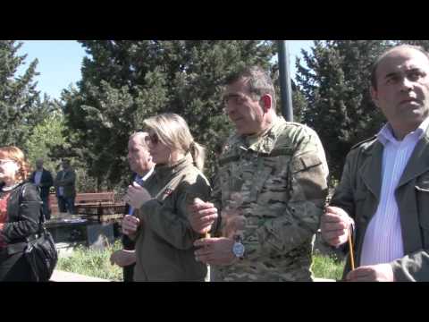 ვეტერანების საქმეთა სახელმწიფო სამსახურის თანამშრომლები ვახტანგ გზირიშვილის საფლავზე იმყოფებოდნენ