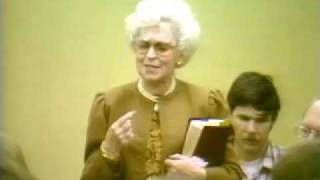 Sis. Jeanne Wilkerson Prophecing