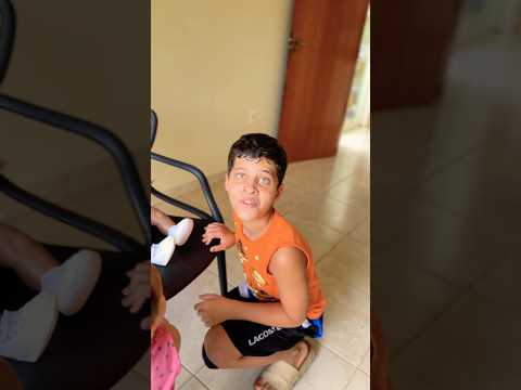 BRINCAR COM A BONECA 🤣