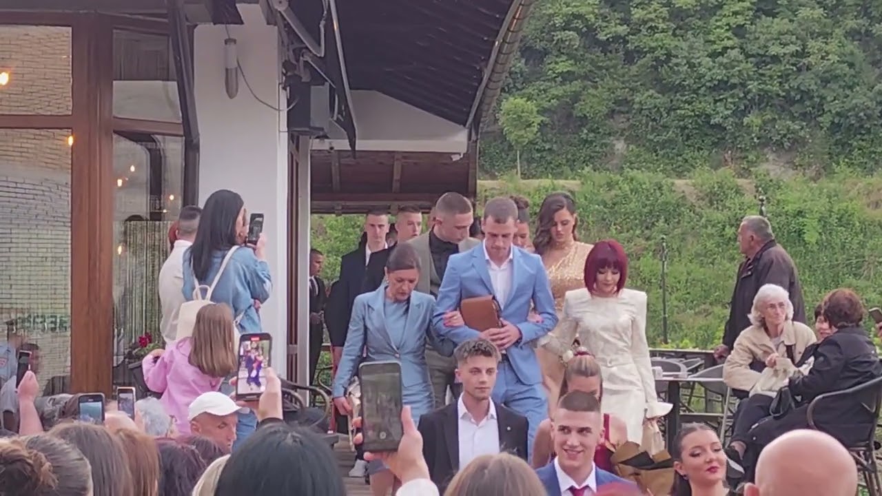 Foča ispraća još jednu generaciju maturanata – Defile SŠC „Nikola Tesla“