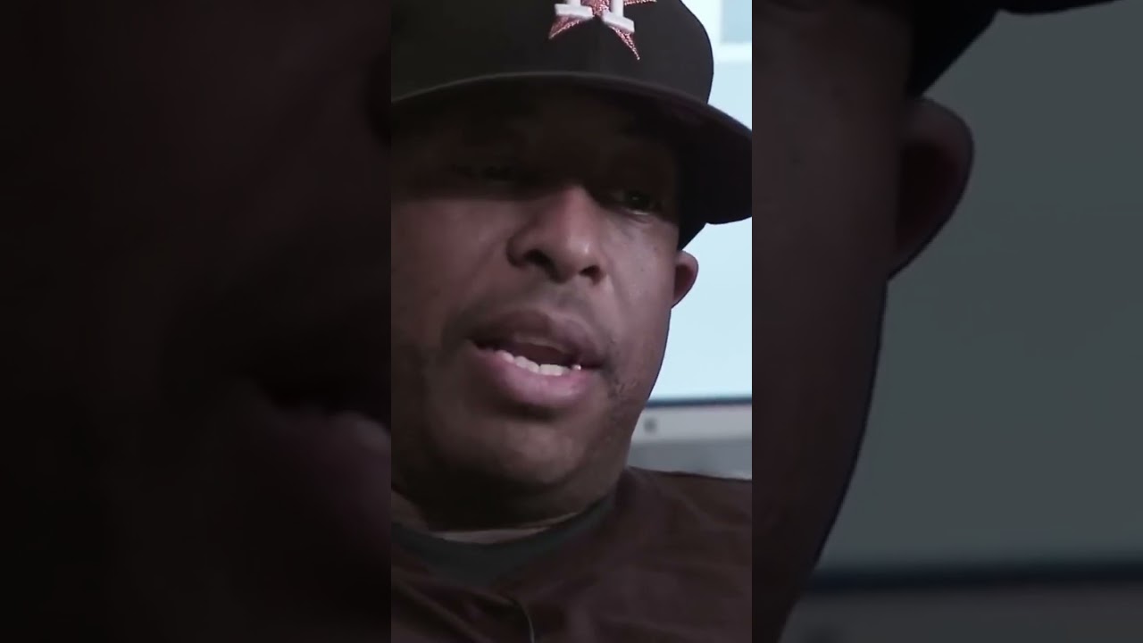 Смотреть «When DJ Premier first laid his hands on the MPC» на YouTube Смотреть «When DJ Premier first laid his hands on the MPC» на YouTube