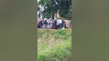 Đưa cụ ra đồng