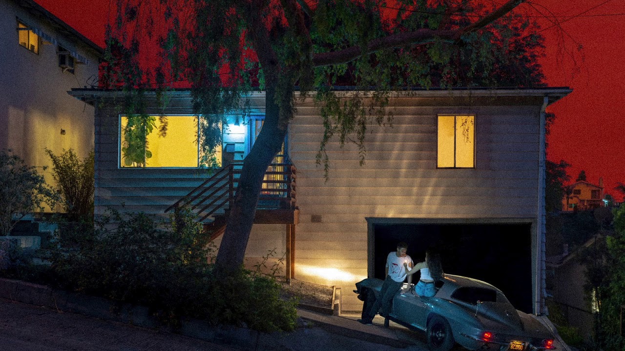 Смотреть «Jamie Isaac - Next to Me (feat. Nosaj Thing)» на YouTube Смотреть «Jamie Isaac - Next to Me (feat. Nosaj Thing)» на YouTube