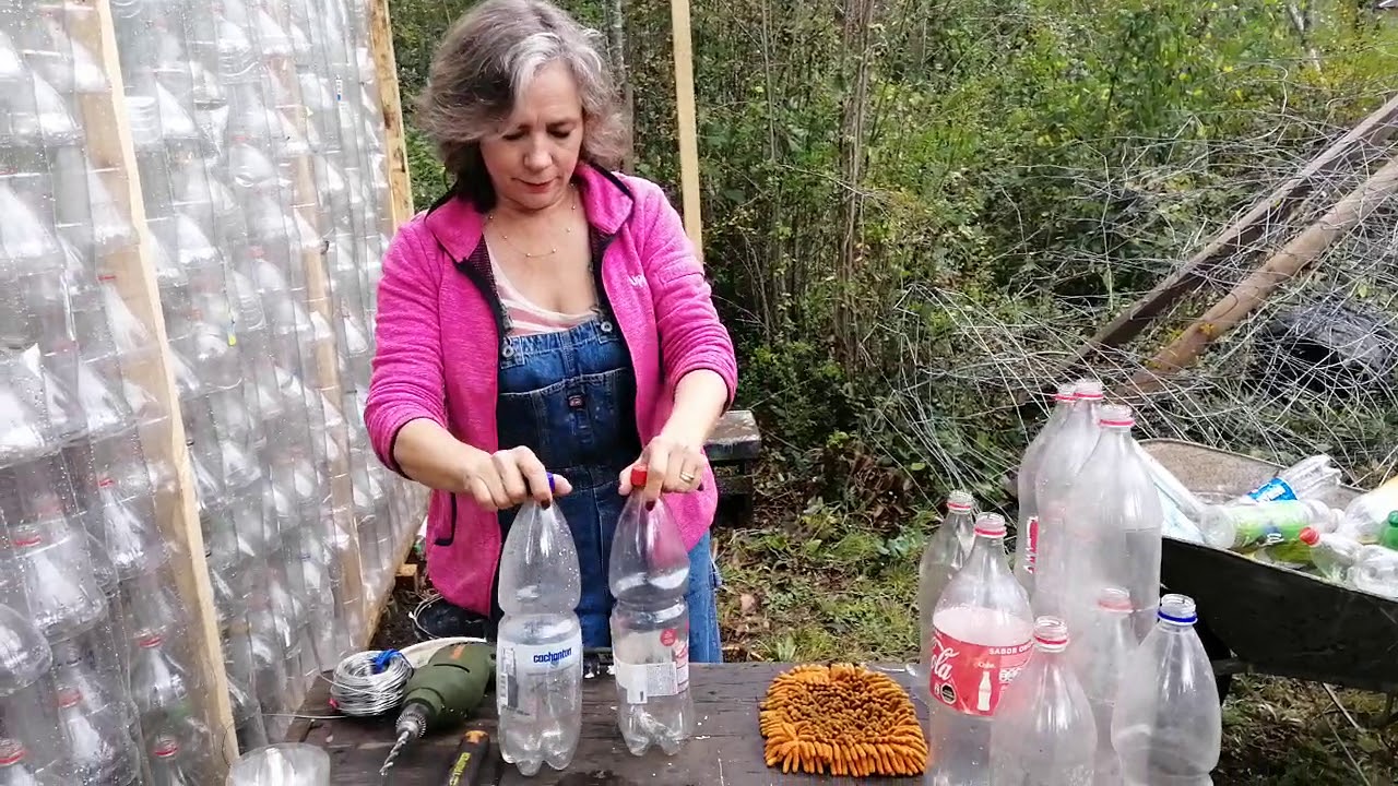 Cómo hacer un pequeño Invernadero con botellas de plástico