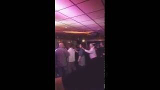 Download Lagu FeestZanger/Cafe-uitbater D'nHenk zingt! MP3 Download Lagu FeestZanger/Cafe-uitbater D'nHenk zingt! MP3