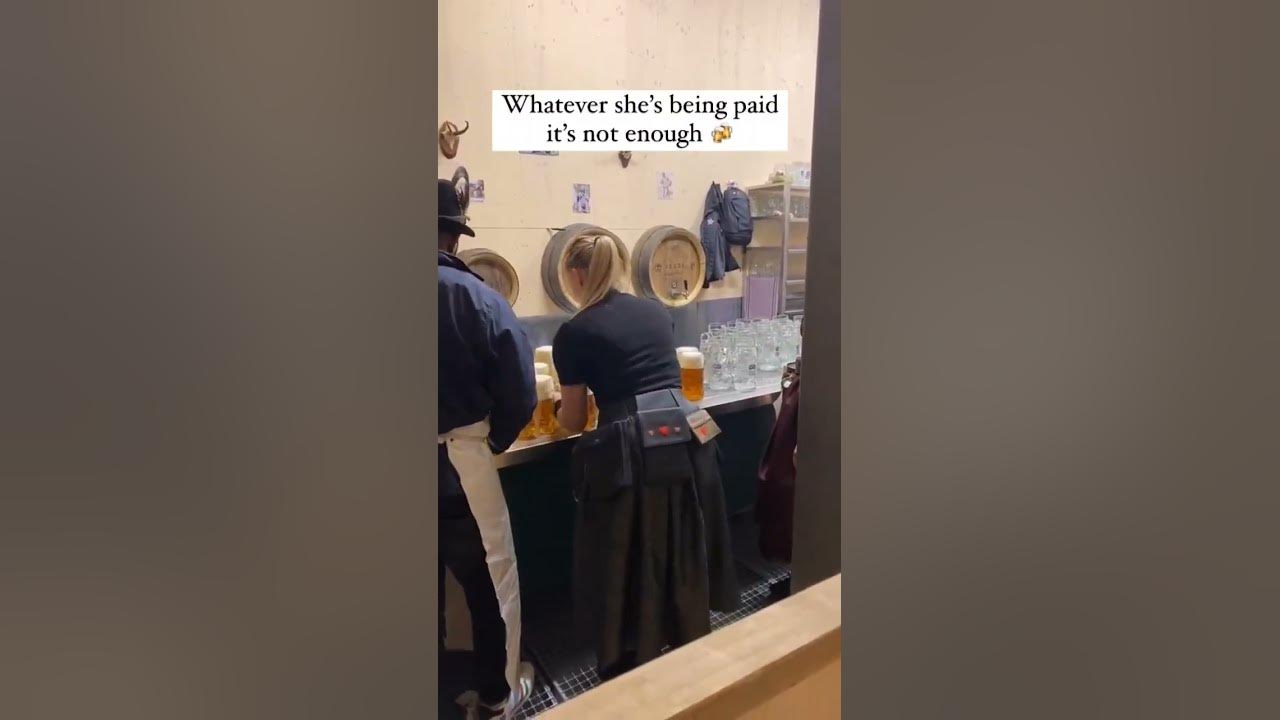 #Waitress picks up over 12 beer mugs at once