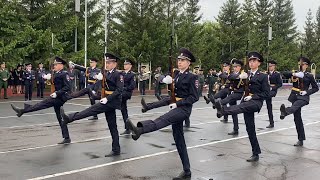 Показательные выступления знаменного взвода Омской академии МВД России.