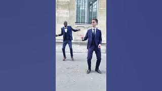 ET MAINTENANT IL DANSE NDOMBOLO ! MUKANGA LE MUNDELE DE PARIS BIEN SÛR ! SUIS PAS AUTEUR DE LA MUSIK