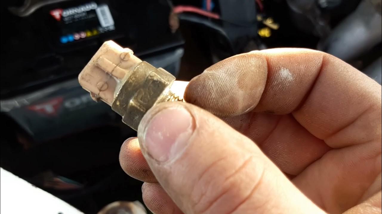 Датчик температуры воздуха газель 406. Датчик всасываемого воздуха газель 406 двигатель. 1 газель. Датчик температуры воздуха змз 409. Датчик температуры воздуха змз 405.