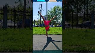 Pole-dance на улице 🤤#киров #Фитнес #турник #poledance https://vk.ru/olushkasmifly