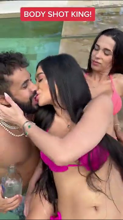 How many girls kissing in row #shortsvideo #kissing