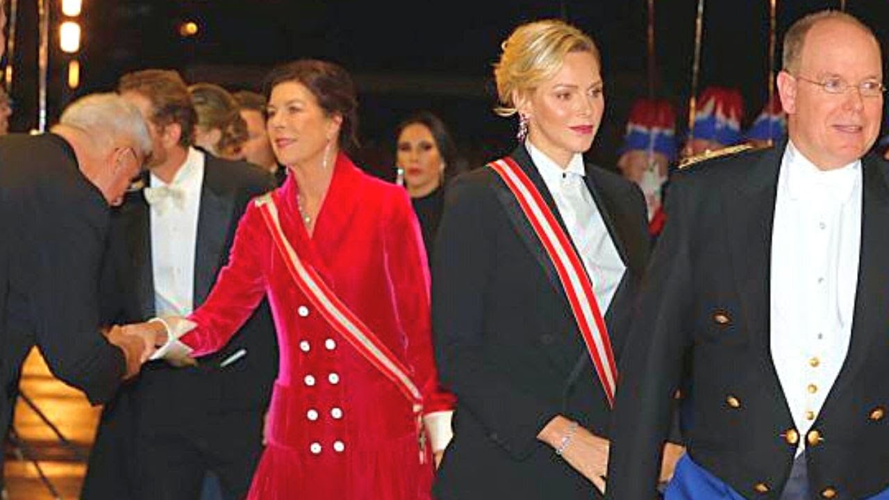 Charlene de Monaco, Albert et ses sœurs prêts pour la célébration de la