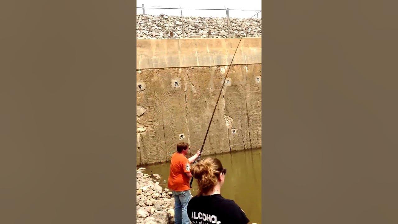 snagging catfish with electric reel setup in arkansas YouTube