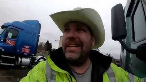 How to quickly and easily fix the LED headlight on the Freightliner Cascadia