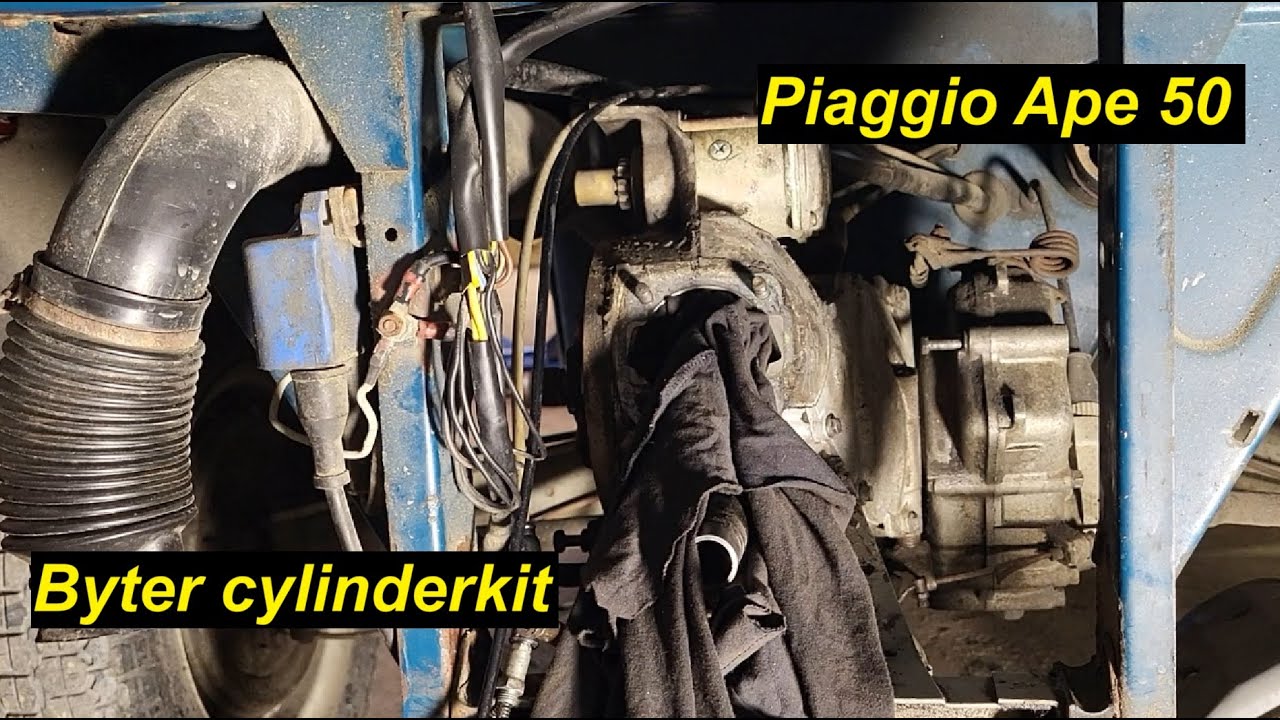Byte cylinder på en Piaggio Ape 50