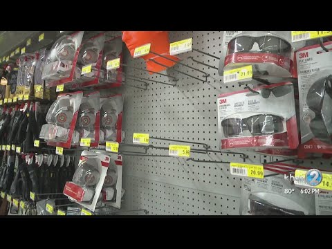 in-light-of-coronavirus-epidemic,-people-stocking-up-on-masks-leaving-shelves-empty