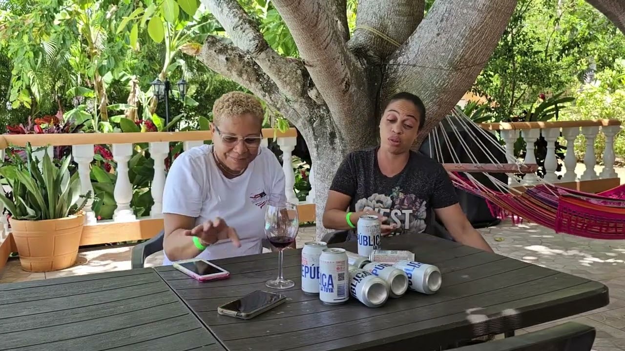 Abandono a su madre porque malgastaba todo el dinero con su amiga