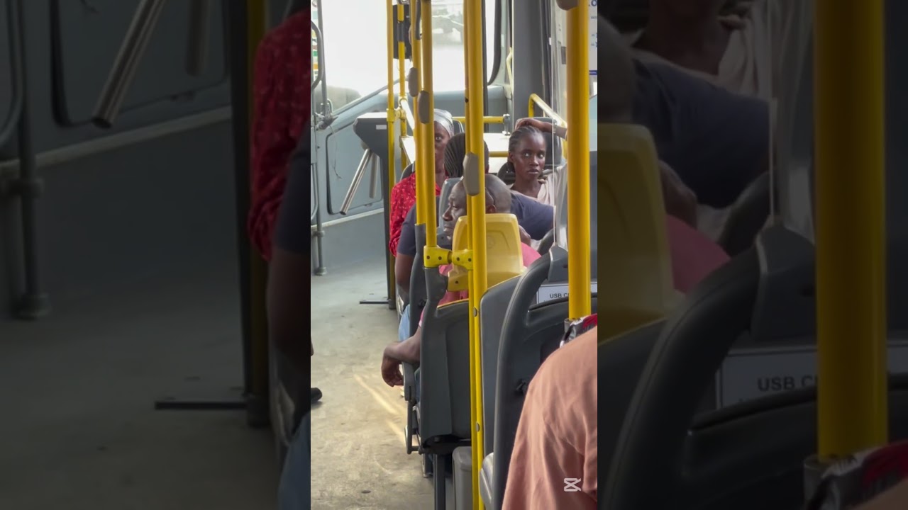 Disturbing the peaceful bus😂🤣 