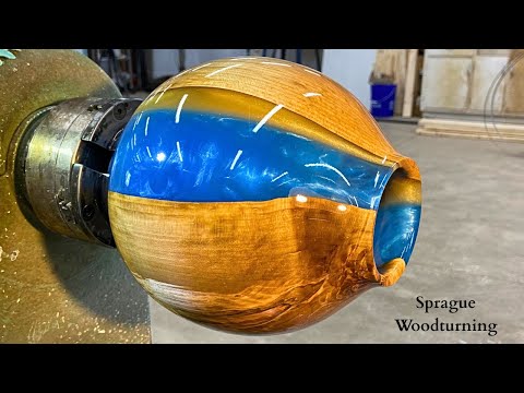 Woodturning - A Vase Fit For a King or a Queen!!