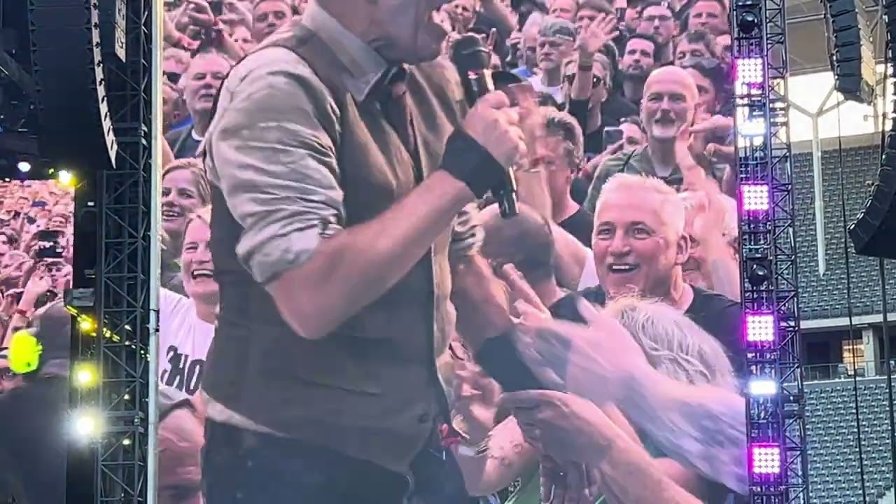 Bruce Springsteen Live Berlin 11.06.25 "Hungry Heart"