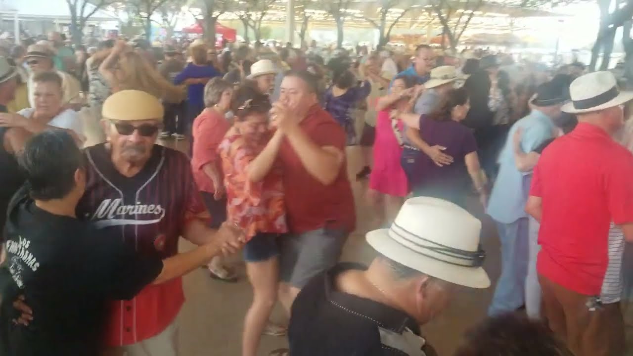 Conjunto dancing @ Tejano Conjunto Festival 2022