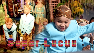 Hilarious little dancer grooving and bobbing their head