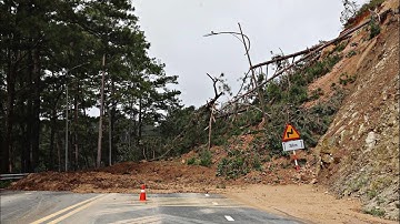 Mưa lớn tối qua gây sạt lở đèo Prenn, Mimosa: Giao thông lên Đà Lạt phải chuyển hướng qua đèo Sacom.
