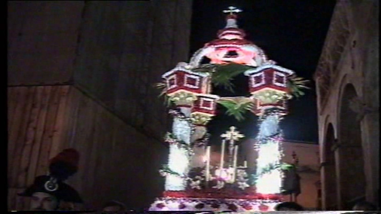 PROCESSIONE DEL VENERDI SANTO 2004 A BITONTO (2°PARTE)