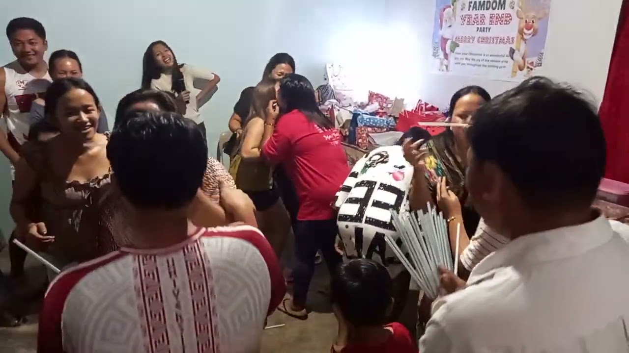 Конкурс с соломинками для рождественской вечеринки 2025 года