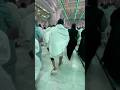 1 Tang sy Mehrom Admi Umrah complete krty hue Safa Marwa pr Bhagty hue Mashallah Allah Qabool Farmay
