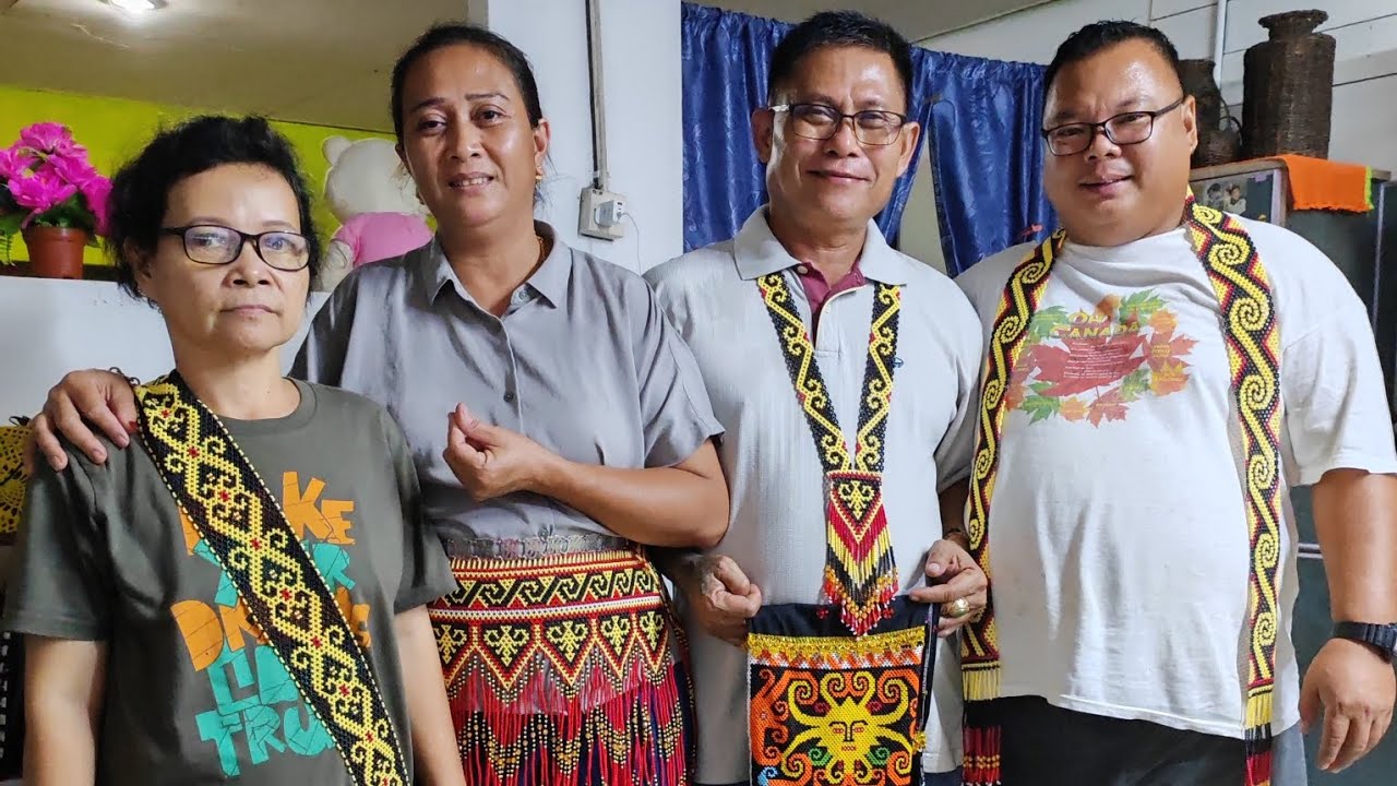 Nemuai agai Apai Nyangin & Apai Nyalong enggau bala bukai ba Nanga Tada, Kanowit.