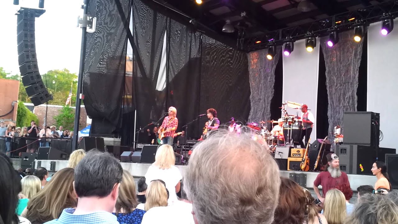 Hall & Oates, Uptown Amphitheatre, Charlotte, NC - YouTube
