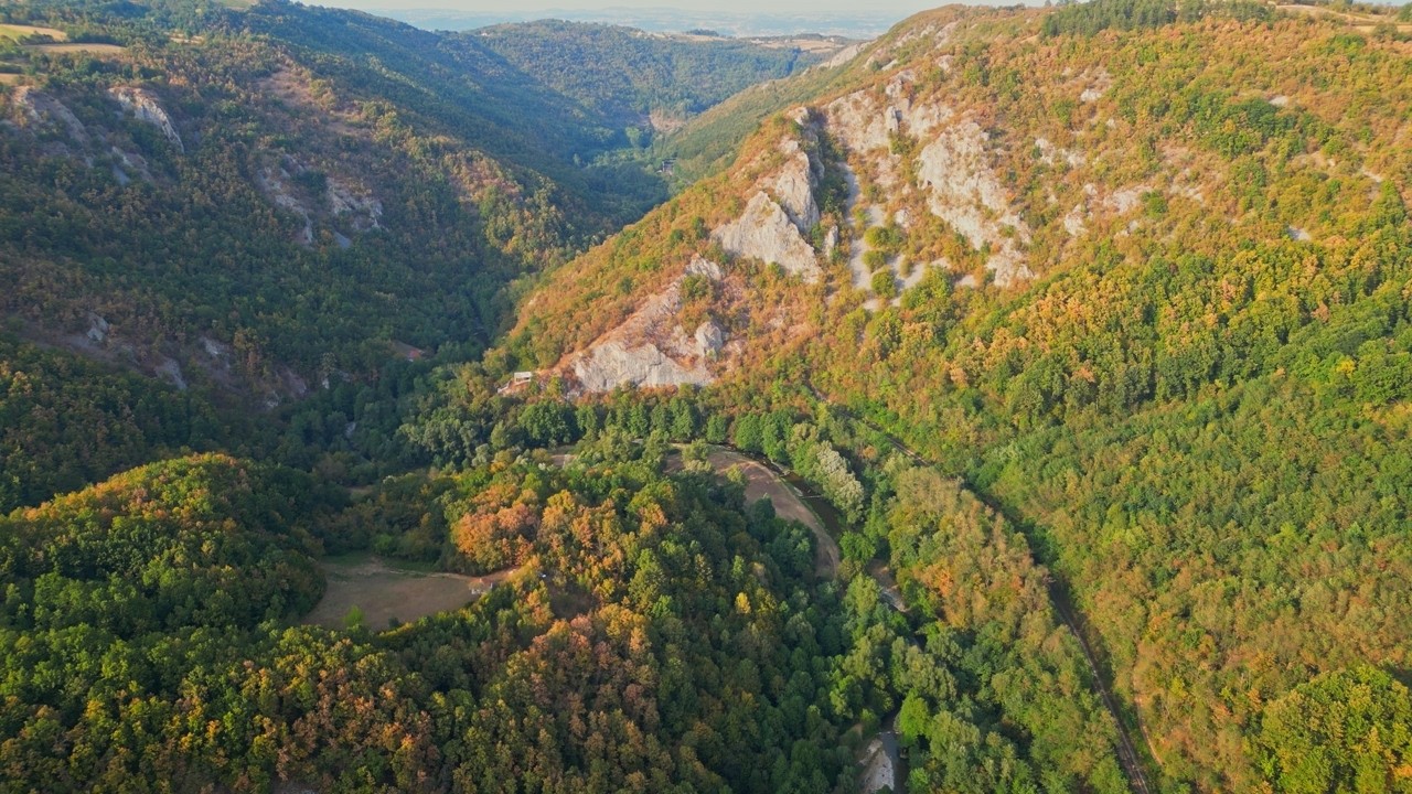Jedna od Najlepših Reka u Srbiji - Klisura Reke Gradac (Snimci Iz Vazduha - 4K)